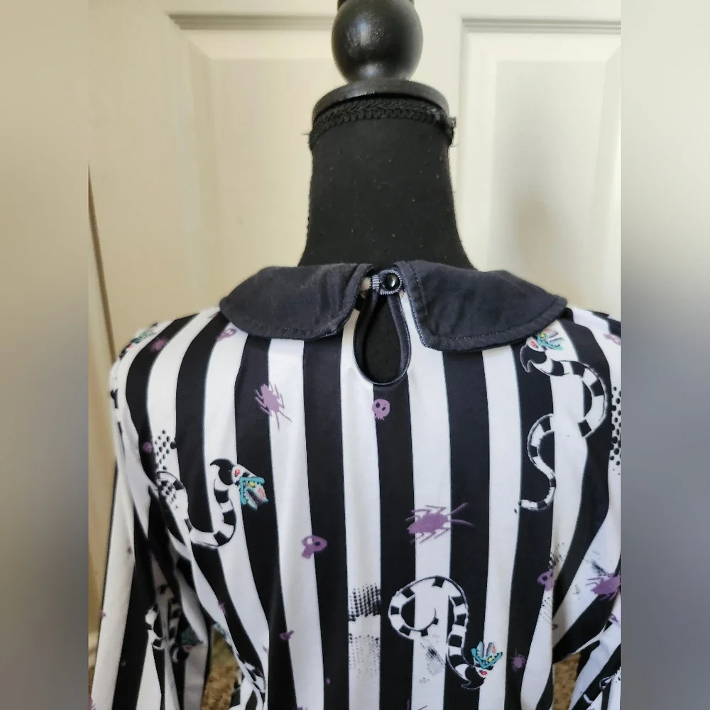 Spirit Halloween Beetlejuice Black White Striped Crop Top Peter Pan Collar L